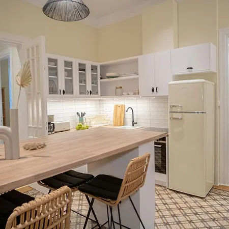 The H Experience Boutique - Free Parking And Fiber Internet Apartment Athens